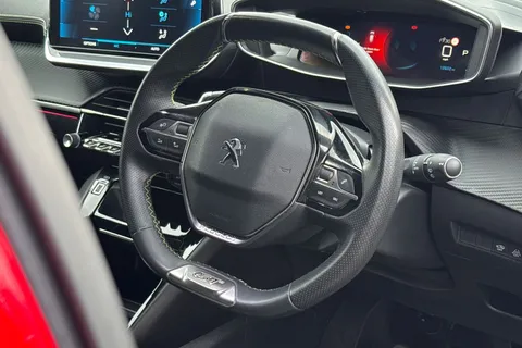 PE20LTY PEUGEOT 208 1.2 PureTech GT Line EAT Euro 6 (s/s) 5dr Thumbnail #32