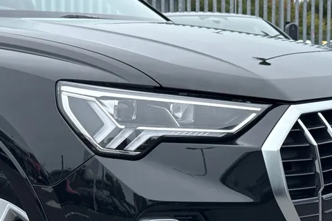 8 of 65 for Audi Q3 2.0 TDI 35 S line S Tronic Euro 6 (s/s) 5dr