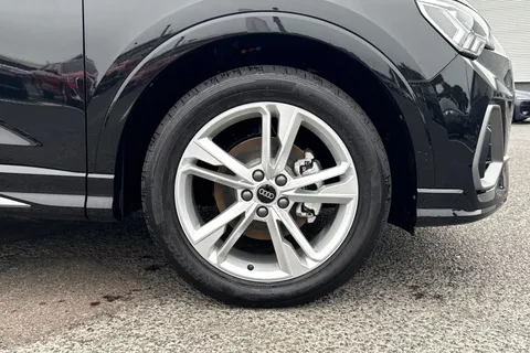 9 of 65 for Audi Q3 2.0 TDI 35 S line S Tronic Euro 6 (s/s) 5dr