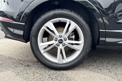 12 of 65 for Audi Q3 2.0 TDI 35 S line S Tronic Euro 6 (s/s) 5dr