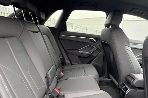 36 of 65 for Audi Q3 2.0 TDI 35 S line S Tronic Euro 6 (s/s) 5dr