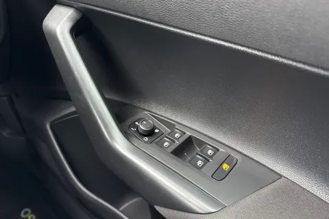 GF74XFA Volkswagen Polo 1.0 TSI Match 5dr DSG Thumbnail #19