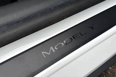 MA72RKZ Tesla Model Y (Dual Motor) Long Range Auto 4WDE 5dr Thumbnail #31