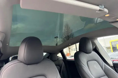 MA72RKZ Tesla Model Y (Dual Motor) Long Range Auto 4WDE 5dr Thumbnail #32