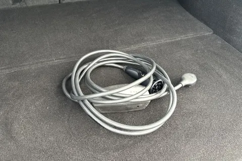 MA72RKZ Tesla Model Y (Dual Motor) Long Range Auto 4WDE 5dr Thumbnail #37