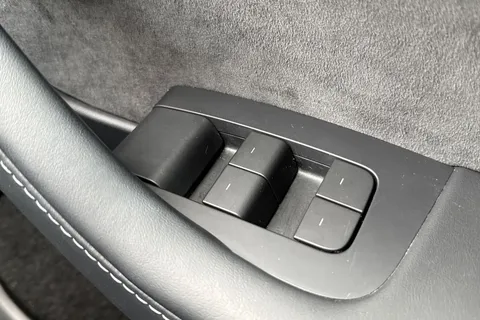 MA72RKZ Tesla Model Y (Dual Motor) Long Range Auto 4WDE 5dr Thumbnail #48