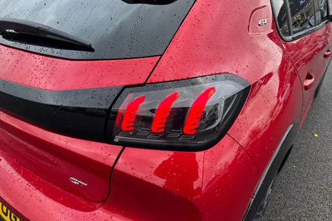 DF72OGD PEUGEOT 208 1.2 PureTech GT EAT Euro 6 (s/s) 5dr Thumbnail #9