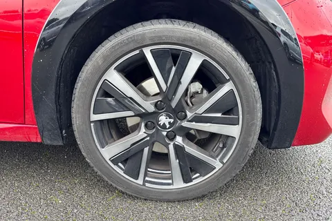 DF72OGD PEUGEOT 208 1.2 PureTech GT EAT Euro 6 (s/s) 5dr Thumbnail #11