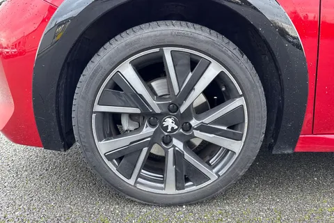 DF72OGD PEUGEOT 208 1.2 PureTech GT EAT Euro 6 (s/s) 5dr Thumbnail #14