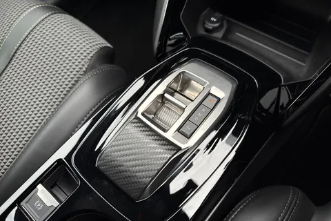 DF72OGD PEUGEOT 208 1.2 PureTech GT EAT Euro 6 (s/s) 5dr Thumbnail #24