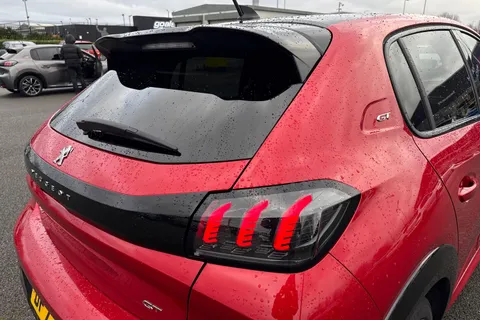 DF72OGD PEUGEOT 208 1.2 PureTech GT EAT Euro 6 (s/s) 5dr Thumbnail #33