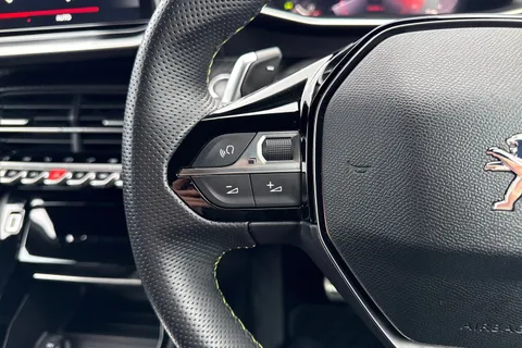 DF72OGD PEUGEOT 208 1.2 PureTech GT EAT Euro 6 (s/s) 5dr Thumbnail #40