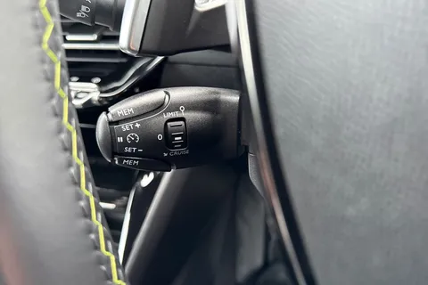 DF72OGD PEUGEOT 208 1.2 PureTech GT EAT Euro 6 (s/s) 5dr Thumbnail #42