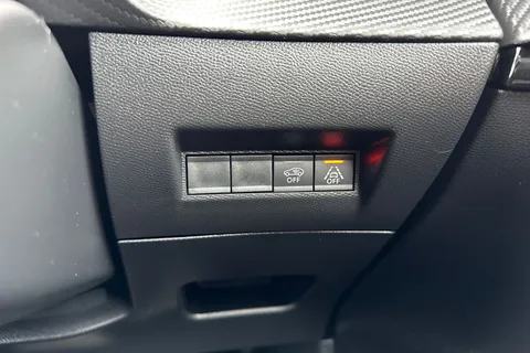 DF72OGD PEUGEOT 208 1.2 PureTech GT EAT Euro 6 (s/s) 5dr Thumbnail #43