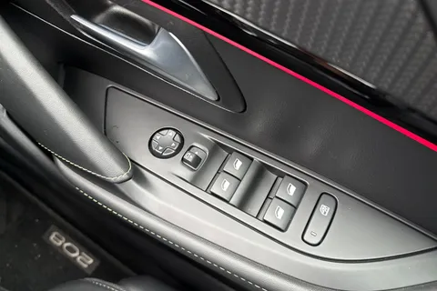 DF72OGD PEUGEOT 208 1.2 PureTech GT EAT Euro 6 (s/s) 5dr Thumbnail #44