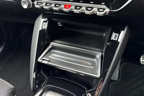 DF72OGD PEUGEOT 208 1.2 PureTech GT EAT Euro 6 (s/s) 5dr Thumbnail #59