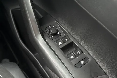 21 of 42 for VOLKSWAGEN POLO 1.0 TSI Life 5dr DSG