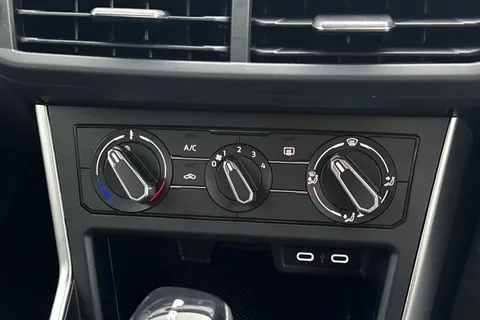 22 of 42 for VOLKSWAGEN POLO 1.0 TSI Life 5dr DSG