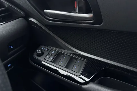 FE72UBV Toyota C-Hr 1.8 VVT-h GR SPORT CVT Euro 6 (s/s) 5dr Thumbnail #19