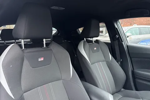 FE72UBV Toyota C-Hr 1.8 VVT-h GR SPORT CVT Euro 6 (s/s) 5dr Thumbnail #22