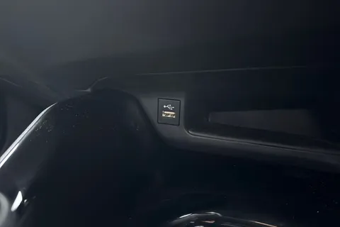 FE72UBV Toyota C-Hr 1.8 VVT-h GR SPORT CVT Euro 6 (s/s) 5dr Thumbnail #32