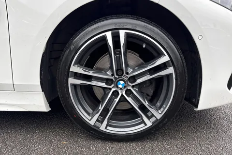 YY70CHL BMW 1 Series 1.5 118i M Sport Euro 6 (s/s) 5dr Thumbnail #7