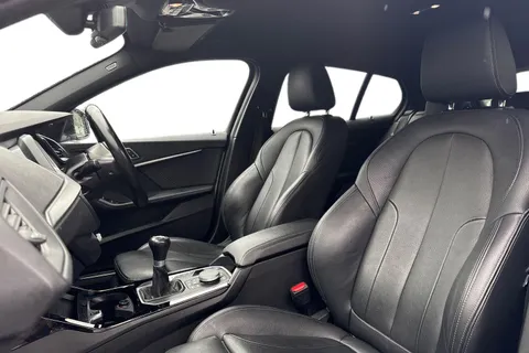 YY70CHL BMW 1 Series 1.5 118i M Sport Euro 6 (s/s) 5dr Thumbnail #11