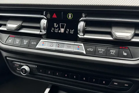 YY70CHL BMW 1 Series 1.5 118i M Sport Euro 6 (s/s) 5dr Thumbnail #19