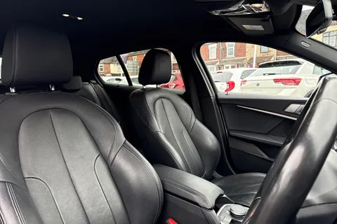 YY70CHL BMW 1 Series 1.5 118i M Sport Euro 6 (s/s) 5dr Thumbnail #21