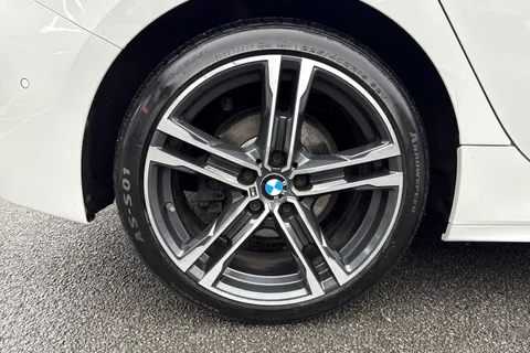 YY70CHL BMW 1 Series 1.5 118i M Sport Euro 6 (s/s) 5dr Thumbnail #22