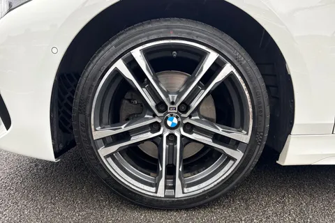 YY70CHL BMW 1 Series 1.5 118i M Sport Euro 6 (s/s) 5dr Thumbnail #24