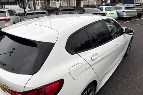 YY70CHL BMW 1 Series 1.5 118i M Sport Euro 6 (s/s) 5dr Thumbnail #29