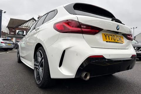 YY70CHL BMW 1 Series 1.5 118i M Sport Euro 6 (s/s) 5dr Thumbnail #31