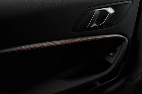 YY70CHL BMW 1 Series 1.5 118i M Sport Euro 6 (s/s) 5dr Thumbnail #34