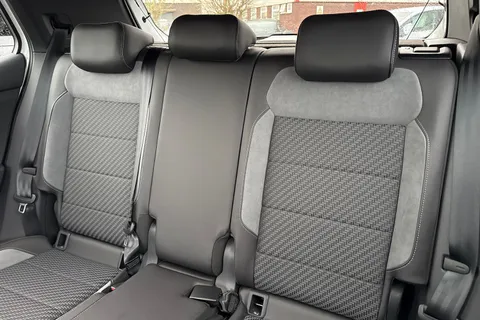 DF72HFZ Volkswagen T-Cross 1.0 TSI 110 R-Line 5dr DSG ⭐Winter Pack, Rear Camera, Keyless Entry⭐ Thumbnail #15