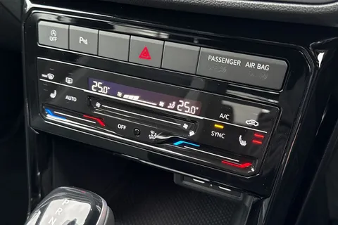 DF72HFZ Volkswagen T-Cross 1.0 TSI 110 R-Line 5dr DSG ⭐Winter Pack, Rear Camera, Keyless Entry⭐ Thumbnail #20