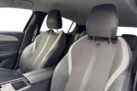 MM22WWG PEUGEOT 308 1.2 PureTech Allure Premium EAT Euro 6 (s/s) 5dr Thumbnail #16