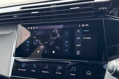 MM22WWG PEUGEOT 308 1.2 PureTech Allure Premium EAT Euro 6 (s/s) 5dr Thumbnail #22