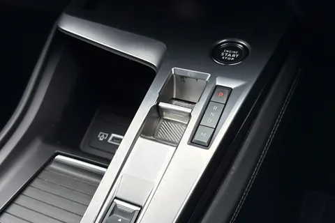 MM22WWG PEUGEOT 308 1.2 PureTech Allure Premium EAT Euro 6 (s/s) 5dr Thumbnail #23