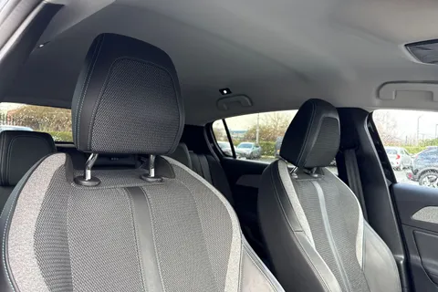 MM22WWG PEUGEOT 308 1.2 PureTech Allure Premium EAT Euro 6 (s/s) 5dr Thumbnail #24