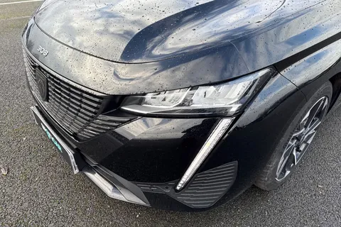 MM22WWG PEUGEOT 308 1.2 PureTech Allure Premium EAT Euro 6 (s/s) 5dr Thumbnail #26