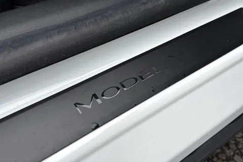 AF72TZA Tesla Model Y (Dual Motor) Long Range Auto 4WDE 5dr Thumbnail #38