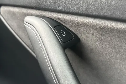 AF72TZA Tesla Model Y (Dual Motor) Long Range Auto 4WDE 5dr Thumbnail #42