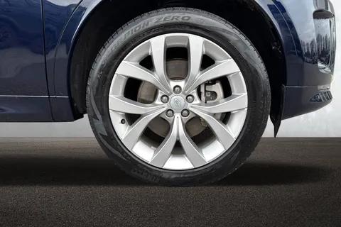 9 of 51 for Land Rover Discovery Sport 1.5 P300e 12.2kWh Urban Edition SUV 5dr Petrol Plug-in Hybrid Auto 4WD Euro 6 (s/s) (309 ps)