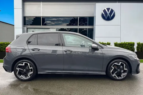 DC25UTX Volkswagen Golf 1.5 TSI 150 R-Line 5dr | Adaptive Cruise Control | Sat Nav Thumbnail #4