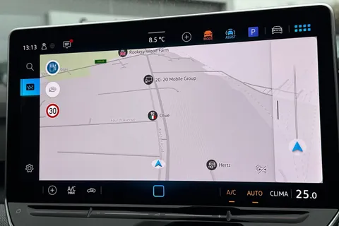 DC25UTX Volkswagen Golf 1.5 TSI 150 R-Line 5dr | Adaptive Cruise Control | Sat Nav Thumbnail #18