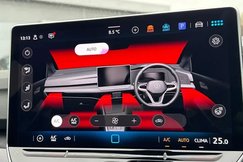 DC25UTX Volkswagen Golf 1.5 TSI 150 R-Line 5dr | Adaptive Cruise Control | Sat Nav Thumbnail #23