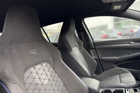 DC25UTX Volkswagen Golf 1.5 TSI 150 R-Line 5dr | Adaptive Cruise Control | Sat Nav Thumbnail #25