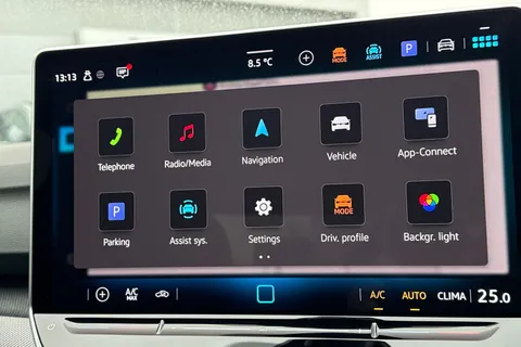 DC25UTX Volkswagen Golf 1.5 TSI 150 R-Line 5dr | Adaptive Cruise Control | Sat Nav Thumbnail #29