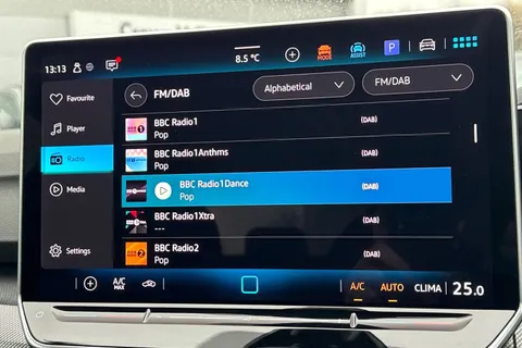 DC25UTX Volkswagen Golf 1.5 TSI 150 R-Line 5dr | Adaptive Cruise Control | Sat Nav Thumbnail #30